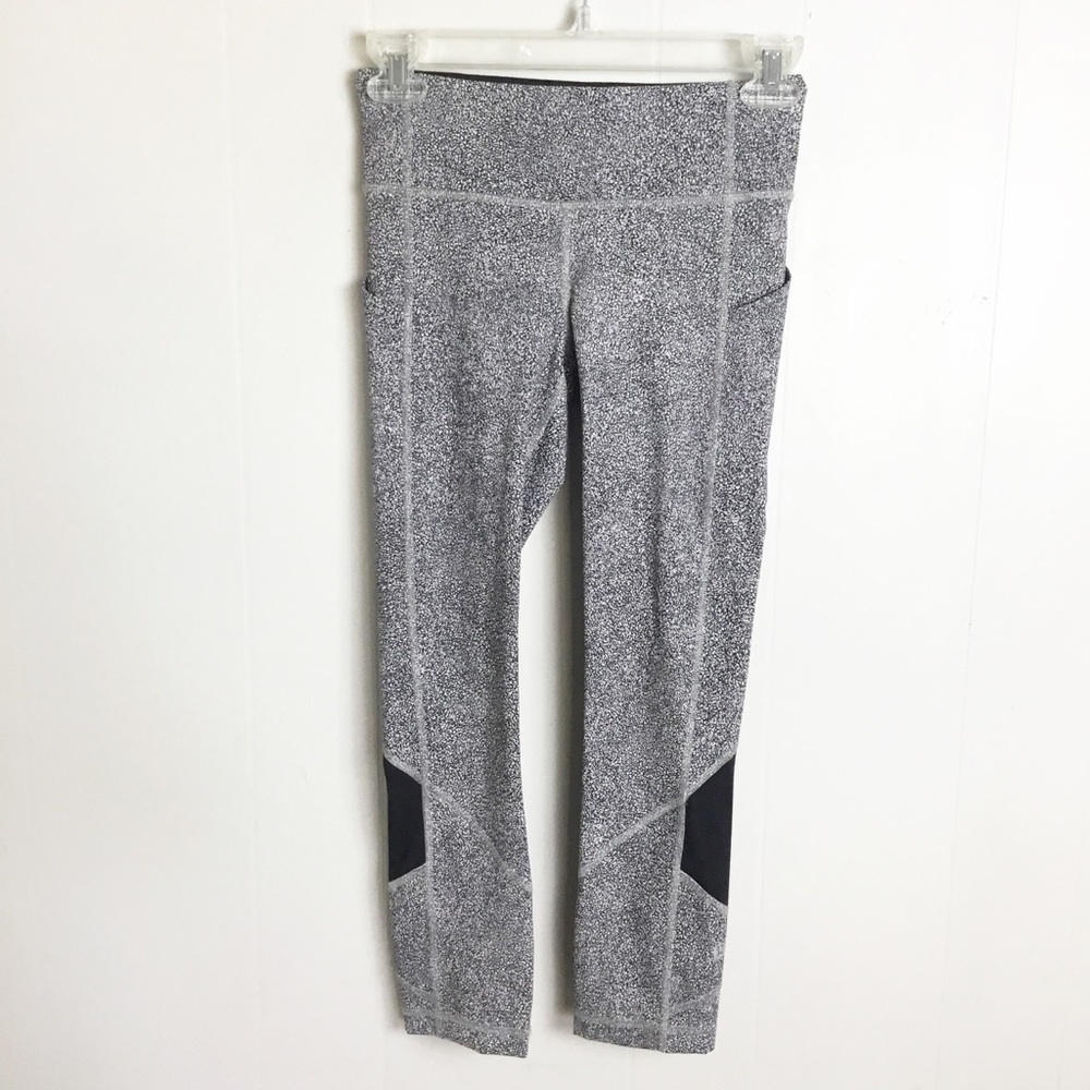 Lululemon Speckled Black & White Cropped Leggings Size 2